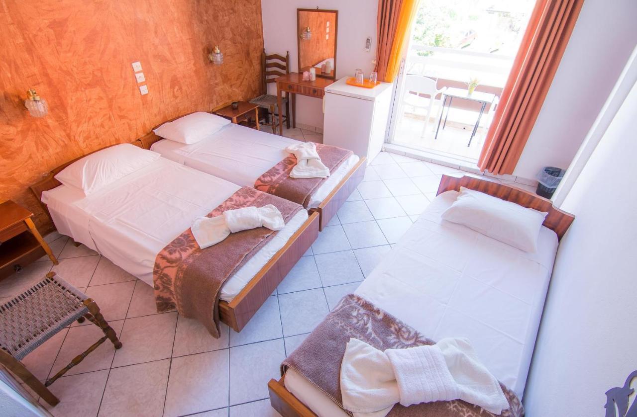 Sunlight Hotel Benitses  Buitenkant foto